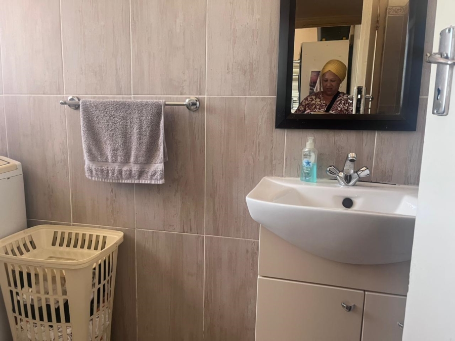 5 Bedroom Property for Sale in Walmer Estate Western Cape